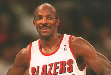 11 Jan 1995: FORWARD CLYDE DREXLER OF THE PORTLAND TRAILBLAZERS ON THE COURT DURING A 104-92 VICTORY OVER THE WARRIORS IN PORTLAND, OREGON.