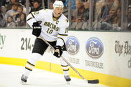 DALLAS - NOVEMBER 20:  Left wing Brenden Morrow #10 of the Dallas Stars during play against the Chicago Blackhawks at the American Airlines Center on November 20, 2008 in Dallas, Texas.  (Photo by Ronald Martinez/Getty Images)