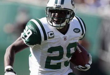 OAKLAND, CA - OCTOBER 19:  Leon Washington #29 of the New York Jets carries the ball during the game against the Oakland Raiders on October 19, 2008 at the Oakland-Alameda County Coliseum in Oakland, California. (Photo by Jed Jacobsohn/Getty Images)