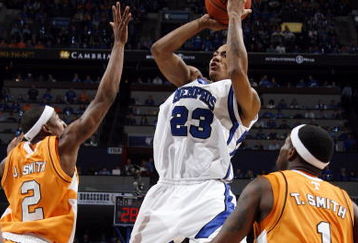 MEMPHIS, TN - FEBRUARY 23: Derrick Rose #23 of the Memphis Tigers shoots over JaJuan Smith #2 of the Tennessee Volunteers at FedExForum on February 23, 2008 in Memphis, Tennessee. (Photo by Joe Murphy/Getty Images)