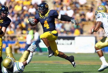 BERKELEY, CA - OCTOBER 25: Runningback Jahvid Best #4 of the Cal Golden Bears carries the ball  during the game against the UCLA Bruins at Memorial Stadium on October 25, 2008 in Berkeley, California. (Photo by Jeff Gross/Getty Images)