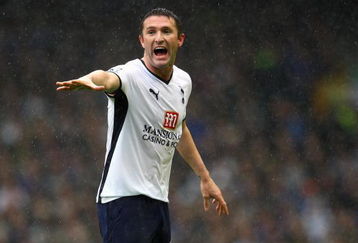 LIVERPOOL, ENGLAND - MAY 09:  Robbie Keane of Tottenham gestures during the Barclays Premier League Match between Everton and Tottenham Hotspur at Goodison Park on May 9, 2009 in Liverpool, England.  (Photo by Laurence Griffiths/Getty Images)