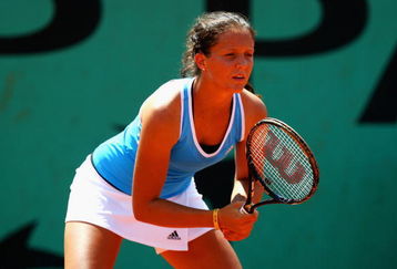 PARIS - JUNE 01:  Laura Robson of Great Britain awaits a  serve during the Girl's Singles First Round match against Karina Pimkina of Russia on day nine of the French Open at Roland Garros on June 1, 2009 in Paris, France.  (Photo by Ryan Pierse/Getty Images)