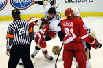 DETROIT - MAY 31:  Evgeni Malkin #71 of the Pittsburgh Penguins fights against Henrik Zetterberg #40 of the Detroit Red Wings during Game Two of the 2009 Stanley Cup Finals at Joe Louis Arena on May 31, 2009 in Detroit, Michigan.  (Photo by Claus Andersen/Getty Images)