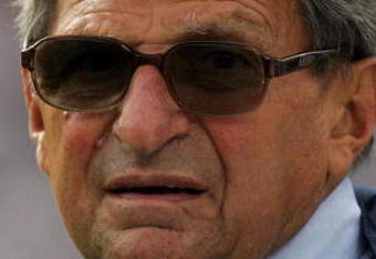 STATE COLLEGE, PA - SEPTEMBER 06:  Head coach Joe Paterno of the Penn State Nittany Lions during play against the Oregon State Beavers at Beaver Stadium on September 6, 2008 in State College, Pennsylvania.  (Photo by Ronald Martinez/Getty Images)
