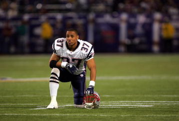 MINNEAPOLIS, MN - OCTOBER 30:  Safety Rodney Harrison #37 of the New England Patriots rests on the field during the game against the Minnesota Vikings on October 30, 2006 at the Metrodome in Minneapolis, Minnesota. The Patriots won 31-7. (Photo by Stephen Dunn/Getty Images)