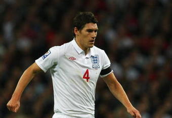 LONDON - APRIL 01:  Gareth Barry of England in action during the FIFA 2010 World Cup Group 6 Qualifying match between England and Ukraine at Wembley Stadium on April 1, 2009 in London, England.  (Photo by Clive Rose/Getty Images)