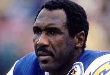 1984:  Wide receiver Charlie Joiner #18 of the San Diego Chargers focuses as he is about to set a NFL receiving record, moving ahead of Charley Taylor as the all-time receiving leader during a game in 1984.  (Photo by Tony Duffy/Getty Images)