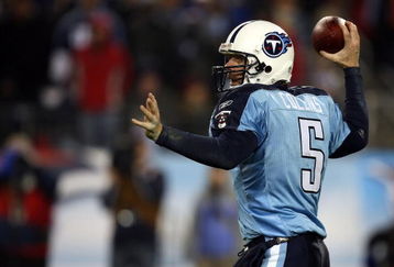 NASHVILLE, TN - JANUARY 10:  Quarterback Kerry Collins #5 of the Tennessee Titans looks to throw the ball against the Baltimore Ravens during the AFC Divisional Playoff Game on January 10, 2009 at LP Field in Nashville, Tennessee.  (Photo by Jonathan Daniel/Getty Images)