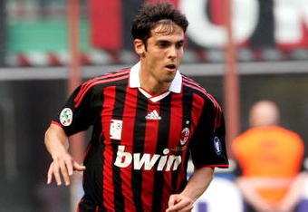 MILAN, ITALY - MAY 24:  AC Milan forward Kaka in action during AC Milan v AS Roma on May 24, 2009 in Milan, Italy.  (Photo by Vittorio Zunino Celotto/Getty Images)