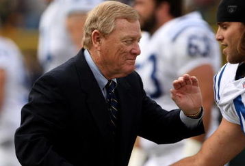 GREEN BAY, WI - OCTOBER 19:  Indianapolis Colts president Bill Polian greets safety Jamie Silva #40 during warmups for the game with the Green Bay Packers on October 19, 2008 at Lambeau Field in Green Bay Wisconsin. The Packers won 34-14.  (Photo by Stephen Dunn/Getty Images)