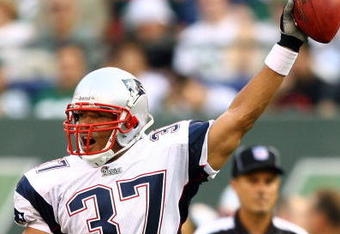 EAST RUTHERFORD, NJ - SEPTEMBER 17:  Safety Rodney Harrison #37 of the New England Patriots reacts during the game against the New York Jets on September 17, 2006 at Giants Stadium in East Rutherford, New Jersey.  (Photo by Al Bello/Getty Images)