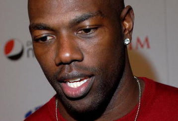 TAMPA, FL - JANUARY 30:  Dallas Cowboys Wide Receiver Terrell Owens arrives for the Maxim Magazine Super Bowl XLIII party at The Ritz Ybor on January 30, 2009 in Tampa, Florida.  (Photo by Tim Boyles/Getty Images)