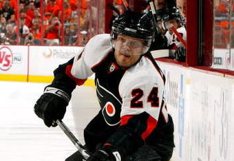 PHILADELPHIA - MAY 15:  Sami Kapanen #24 of the Philadelphia Flyers plays against the Pittsburgh Penguins during game four of the Eastern Conference Finals of the 2008 NHL Stanley Cup Playoffs at Wachovia Center on May 15, 2008 in Philadelphia, Pennsylvania. The Flyers won the game 4-2 and trial the series 3-1.  (Photo by Jim McIsaac/Getty Images)