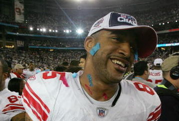 GLENDALE, AZ - FEBRUARY 03:  Wide receiver David Tyree #85 of the New York Giants reacts after the Giants defeated the New England Patriots 17-14 during Super Bowl XLII on February 3, 2008 at the University of Phoenix Stadium in Glendale, Arizona.  (Photo by Streeter Lecka/Getty Images)