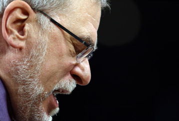LOS ANGELES, CA - MAY 04:  Head coach Phil Jackson of the Los Angeles Lakers looks on against the Utah Jazz in Game One of the Western Conference Semifinals during the 2008 NBA Playoffs at Staples Center on May 4, 2008 in Los Angeles, California. NOTE TO USER: User expressly acknowledges and agrees that, by downloading and/or using this Photograph, user is consenting to the terms and conditions of the Getty Images License Agreement.  (Photo by Lisa Blumenfeld/Getty Images)