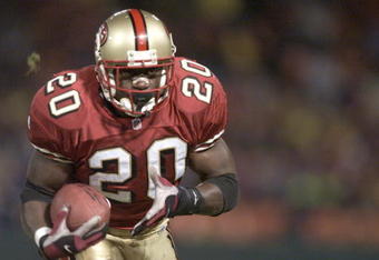 02 Dec 2001 : Garrison Hearst #20 of the San Francisco 49ers carries the ball during the game against the Buffalo Bills at 3Com Park in San Francisco, California. The 49ers won 35-0. DIGITAL IMAGE. Mandatory Credit : Jed Jacobsohn/Allsport