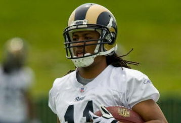 EARTH CITY, MO - MAY 2: Laurent Robinson #11 of the St. Louis Rams catches a pass during a mini camp on May 2, 2009 at the Russell Training Center in Earth City, Missouri.  (Dilip Vishwanat/Getty Images)