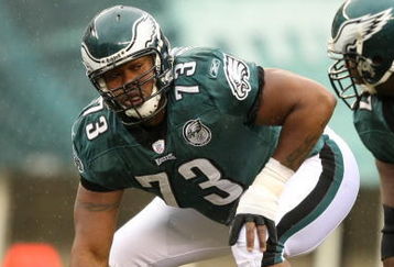 PHILADELPHIA - NOVEMBER 18:  Shawn Andrews #73 of the Philadelphia Eagles crouches into position during the NFL game against the Miami Dolphins at Lincoln Financial Field on November 18, 2007 in Philadelphia, Pennsylvania. (Photo by Al Bello/Getty Images)