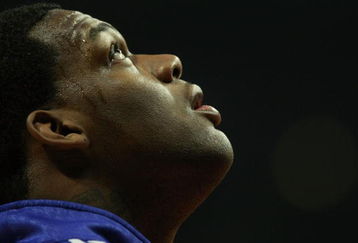 CHICAGO - JANUARY 08: Eddy Curry #34 of the New York Knicks waits for a ball during warm-ups before a game against the Chicago Bulls on January 8, 2008 at the United Center in Chicago, Illinois. The Knicks defeated the Bulls 105-100. NOTE TO USER: User expressly acknowledges and agreees that, by downloading and/or using this Photograph, User is consenting to the terms and conditions of the Getty Images License Agreement. (Photo by Jonathan Daniel/Getty Images)  