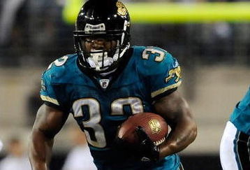 JACKSONVILLE, FL - DECEMBER 18:  Maurice Jones-Drew #32 of the Jacksonville Jaguars runs for yardage during the game against the Indianapolis Colts at Jacksonville Municipal Stadium on December 18, 2008 in Jacksonville, Florida.  (Photo by Sam Greenwood/Getty Images)