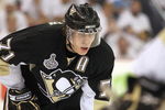 PITTSBURGH - JUNE 4:  Evgeni Malkin #71 of the Pittsburgh Penguins looks on the ice against the Detroit Red Wings during Game Four of the 2009 NHL Stanley Cup Finals on June 4, 2009 at Mellon Arena in Pittsburgh, Pennsylvania. (Photo by: Bruce Bennett/Getty Images)