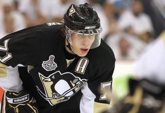 PITTSBURGH - JUNE 4:  Evgeni Malkin #71 of the Pittsburgh Penguins looks on the ice against the Detroit Red Wings during Game Four of the 2009 NHL Stanley Cup Finals on June 4, 2009 at Mellon Arena in Pittsburgh, Pennsylvania. (Photo by: Bruce Bennett/Getty Images)