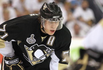 PITTSBURGH - JUNE 4:  Evgeni Malkin #71 of the Pittsburgh Penguins looks on the ice against the Detroit Red Wings during Game Four of the 2009 NHL Stanley Cup Finals on June 4, 2009 at Mellon Arena in Pittsburgh, Pennsylvania. (Photo by: Bruce Bennett/Getty Images)