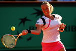 PARIS - JUNE 04:  Svetlana Kuznetsova of Russia hits a forehand during the Women's Singles Semi Final match against Samantha Stosur of Australia on day Twelve of the French Open at Roland Garros on June 4, 2009 in Paris, France.  (Photo by Clive Brunskill/Getty Images)