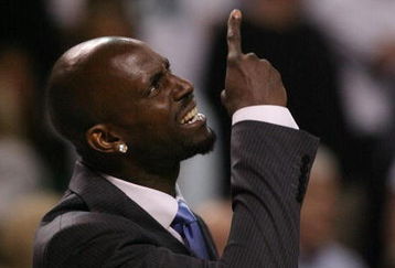 BOSTON - MAY 04:  Kevin Garnett of the Boston Celtics reacts after a foul is called against a teammate in the fourth quarter against the Orlando Magic in Game One of the Eastern Conference Semifinals during the 2009 NBA Playoffs at TD Banknorth Garden on May 4, 2009 in Boston, Massachusetts. The Magic defeated the Celtics 95-90. NOTE TO USER: User expressly acknowledges and agrees that, by downloading and or using this photograph, User is consenting to the terms and conditions of the Getty Images License Agreement.  (Photo by Elsa/Getty Images)