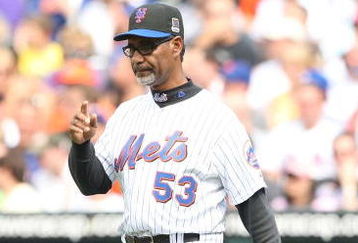 NEW YORK - MAY 31:  Jerry Manuel #53 of the New York Mets comes out of the dugout against the Florida Marlins during their game on May 31, 2009 at Citi Field in the Flushing neighborhood of the Queens borough of New York City.  (Photo by Al Bello/Getty Images)