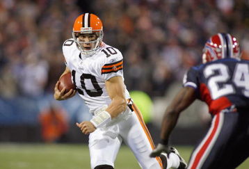 ORCHARD PARK - NOVEMBER 17:  Quarterback Brady Quinn #10 of the Cleveland Browns runs the ball during the game against the Buffalo Bills at Ralph Wilson Stadium on November 17, 2008 in Orchard Park, New York. (Photo by: Rick Stewart/Getty Images)