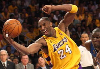 LOS ANGELES, CA - JUNE 04:  Kobe Bryant #24 of the Los Angeles Lakers rebounds against the Orlando Magic in Game One of the 2009 NBA Finals at Staples Center on June 4, 2009 in Los Angeles, California. NOTE TO USER: User expressly acknowledges and agrees that, by downloading and or using this photograph, User is consenting to the terms and conditions of the Getty Images License Agreement.  (Photo by Jed Jacobsohn/Getty Images)