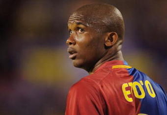 VALLADOLID, SPAIN - APRIL 04:  Samuel Eto'o of Barcelona looks up during the La Liga match between Valladolid and Barcelona at the Jose Zorrilla stadium on April 4, 2009 in Valladolid, Spain.  (Photo by Denis Doyle/Getty Images)