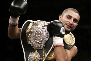 LAS VEGAS - OCTOBER 07:  Vic Darchinyan celebrates his 6th round TKO victory over Glenn Donaire during the IBF/IBO Flywieght Championship bout on October 7, 2006 at the Mandalay Bay Event Center in Las Vegas, Nevada.  (Photo by Jonathan Ferrey/Getty Images)