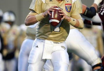 MEMPHIS, TN - DECEMBER 29: Kyle Israel #7 of the UCF Knights drops back to pass against the Mississippi State Bulldogs on December 29, 2007 at the Liberty Bowl Memorial Stadium in Memphis, Tennessee. The Bulldogs beat the Knights 10-3. (Photo by Joe Murphy/Getty Images)