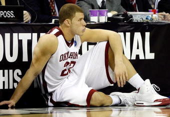 MEMPHIS, TN - MARCH 27:  Blake Griffin #23 of the Oklahoma Sooners looks on before entering the game in the second half against the Syracuse Orange during the NCAA Men's Basketball Tournament South Regionals at the FedExForum on March 27, 2009 in Memphis, Tennessee. The Sooners defeated the Orange 84-71.  (Photo by Joe Murphy/Getty Images)