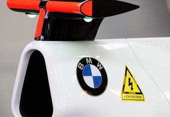 BARCELONA, SPAIN - NOVEMBER 18:   Team BMW Sauber car displays a warning sign for high voltage due to the new KERS energy system that will be on the cars next season during day two of Formula One Testing at the Circuit de Catalunya on November 18, 2008 in Barcelona, Spain.  (Photo by Mark Thompson/Getty Images)