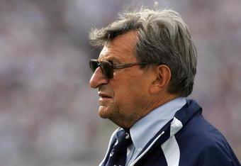 STATE COLLEGE, PA - SEPTEMBER 06:  Head coach Joe Paterno of the Penn State Nittany Lions during play against the Oregon State Beavers at Beaver Stadium on September 6, 2008 in State College, Pennsylvania.  (Photo by Ronald Martinez/Getty Images)