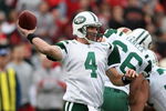 SAN FRANCISCO - DECEMBER 07:  Brett Favre #4 of the New York Jets  passes against the San Francisco 49ers during an NFL game on December 7, 2008 at Candlestick Park in San Francisco, California.  (Photo by Jed Jacobsohn/Getty Images)