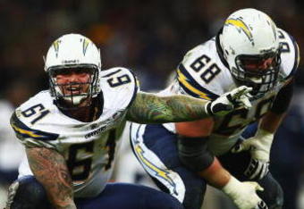 LONDON - OCTOBER 26: Nick Hardwick of San Diego Chargers gives instructions during the Bridgestone International Series NFL match between San Diego Chargers and New Orleans Saints at Wembley Stadium on October 26, 2008 in London, England.  (Photo by Laurence Griffiths/Getty Images)