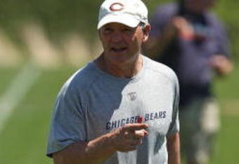 LAKE FOREST, IL - MAY 20: Defensive line coach Rod Marinelli of the Chicago Bears gives instructions to players during an organized team activity (OTA) practice on May 20, 2009 at Halas Hall in Lake Forest, Illinois. (Photo by Jonathan Daniel/Getty Images)