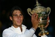 Rafael_nadal_wimbledon_2008_win_crop_190x127