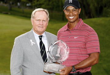DUBLIN, OH - JUNE 07: Jack Nicklaus presents Tiger Woods with the trophy after his one-stroke victory at the Memorial Tournament at the Muirfield Village Golf Club on June 7, 2009 in Dublin, Ohio. (Photo by Scott Halleran/Getty Images)