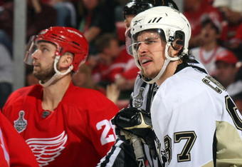 DETROIT - JUNE 06:  Sidney Crosby #87 of the Pittsburgh Penguins reacts against the Detroit Red Wings during Game Five of the 2009 NHL Stanley Cup Finals at Joe Louis Arena on June 6, 2009 in Detroit, Michigan.  (Photo by Bruce Bennett/Getty Images)