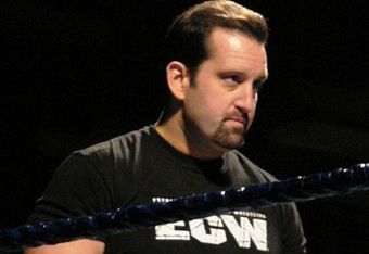 Tommy_dreamer_mshake3_crop_340x234