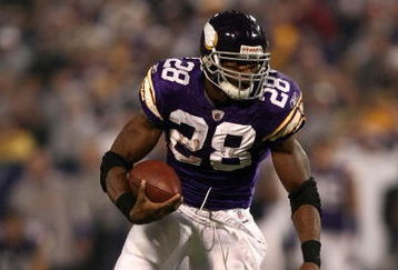 MINNEAPOLIS - NOVEMBER 30:  Adrian Peterson #28 of the Minnesota Vikings runs with the ball against of the Chicago Bears at the Metrodome on November 30, 2008 in Minneapolis, Minnesota.  (Photo by Jonathan Ferrey/Getty Images)