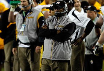TAMPA, FL - FEBRUARY 01:  Head coach Mike Tomlin of the Pittsburgh Steelers looks on against the Arizona Cardinals during Super Bowl XLIII on February 1, 2009 at Raymond James Stadium in Tampa, Florida.  (Photo by Kevin C. Cox/Getty Images)