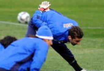 CENTURION, SOUTH AFRICA - JUNE 08:  Head Coach Marcello Lippi of Italy during training session at the Southdowns College Irene/Centurion on June 8, 2009 in Centurion, South Africa.  (Photo by Claudio Villa/Getty Images)