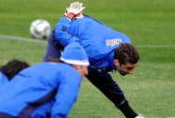 CENTURION, SOUTH AFRICA - JUNE 08:  Head Coach Marcello Lippi of Italy during training session at the Southdowns College Irene/Centurion on June 8, 2009 in Centurion, South Africa.  (Photo by Claudio Villa/Getty Images)